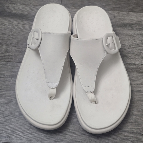 Vionic Activate RX Womens Size 8.5 White Sandal Comfy Athleisure Travel Vacation - Picture 2 of 7